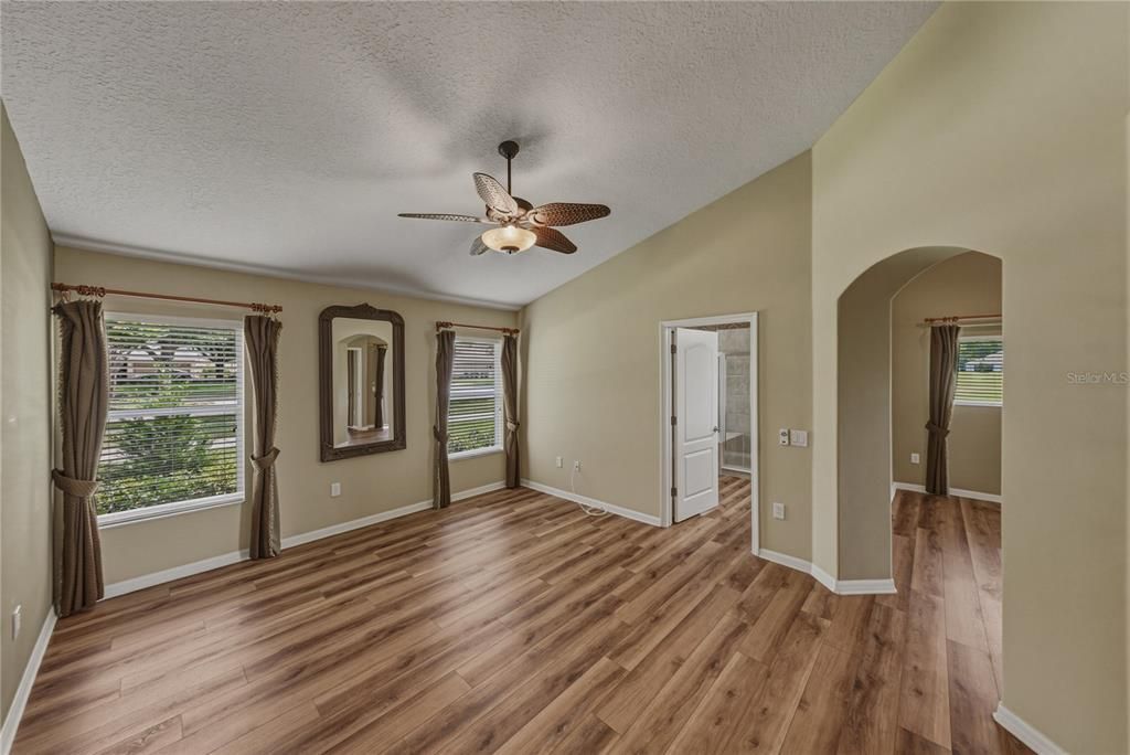For Sale: $375,000 (3 beds, 2 baths, 2074 Square Feet)