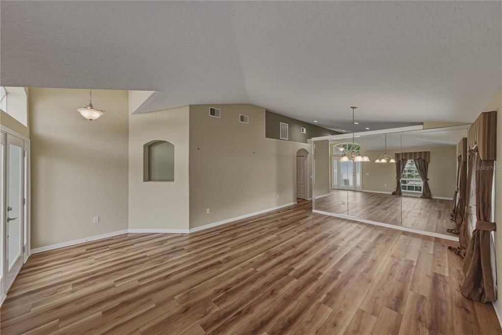 For Sale: $375,000 (3 beds, 2 baths, 2074 Square Feet)