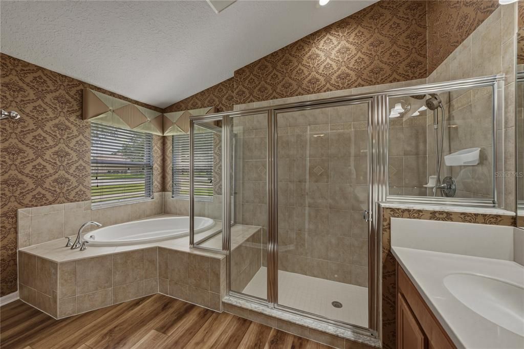 For Sale: $375,000 (3 beds, 2 baths, 2074 Square Feet)