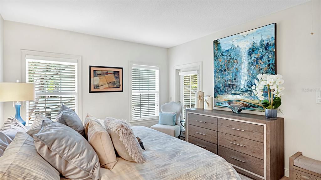 For Sale: $925,000 (3 beds, 3 baths, 2576 Square Feet)