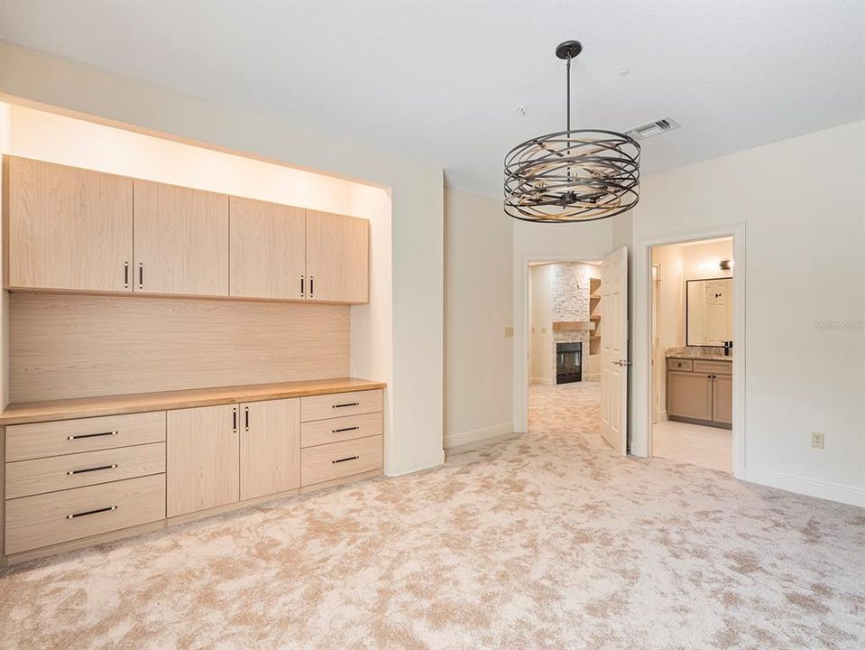 For Sale: $925,000 (3 beds, 3 baths, 2576 Square Feet)