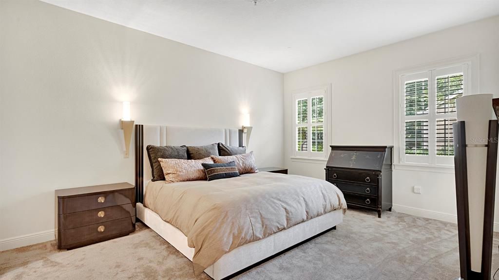For Sale: $925,000 (3 beds, 3 baths, 2576 Square Feet)