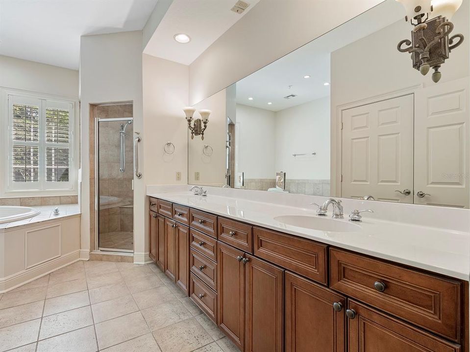 For Sale: $925,000 (3 beds, 3 baths, 2576 Square Feet)