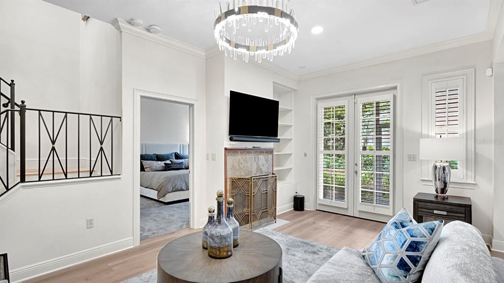 For Sale: $925,000 (3 beds, 3 baths, 2576 Square Feet)