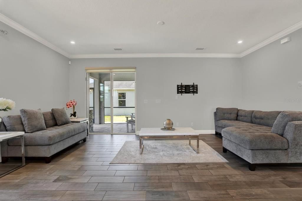 En Venta: $674,900 (5 camas, 3 baños, 3280 Pies cuadrados)