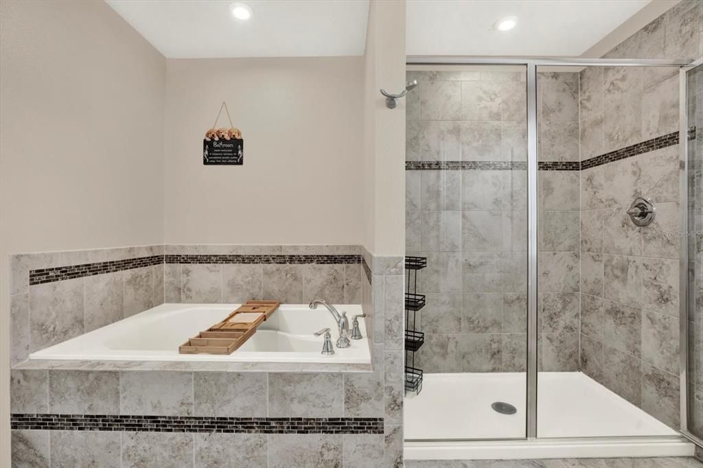 En Venta: $674,900 (5 camas, 3 baños, 3280 Pies cuadrados)