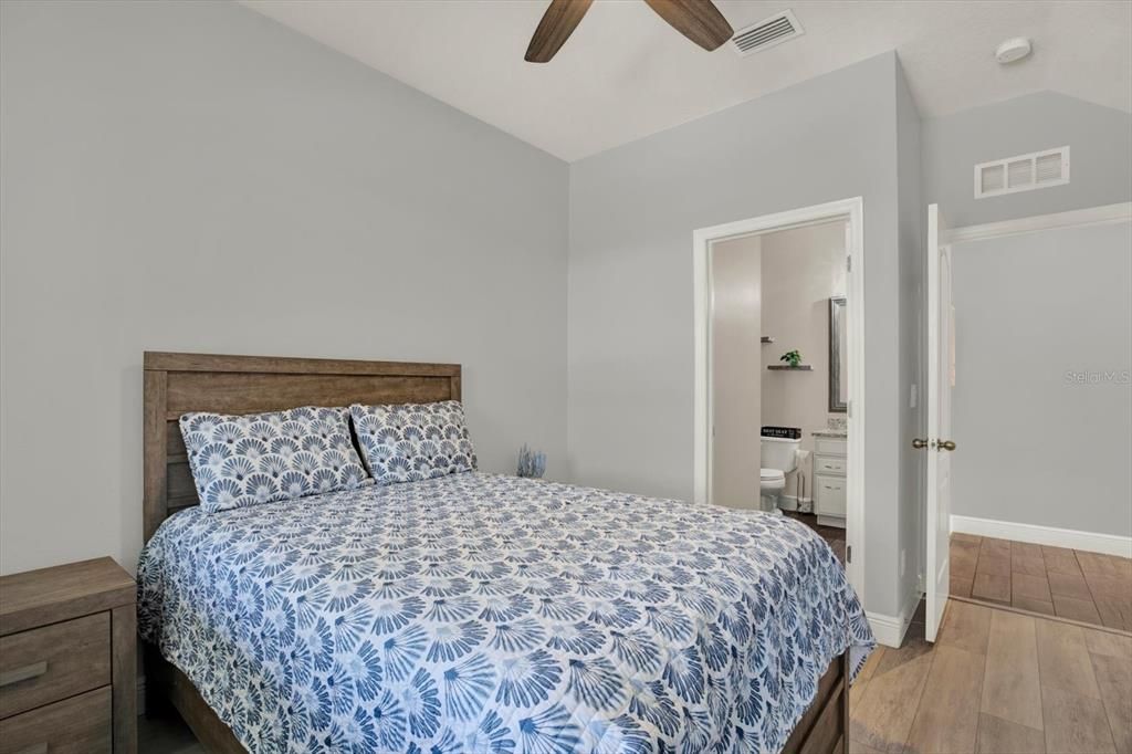 En Venta: $674,900 (5 camas, 3 baños, 3280 Pies cuadrados)
