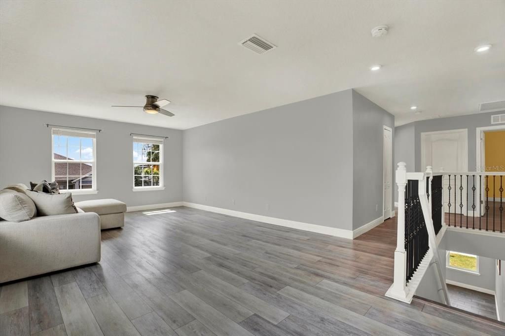 En Venta: $674,900 (5 camas, 3 baños, 3280 Pies cuadrados)