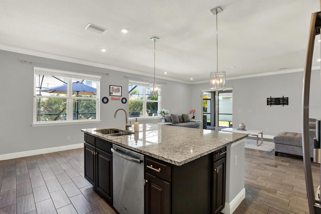 En Venta: $674,900 (5 camas, 3 baños, 3280 Pies cuadrados)