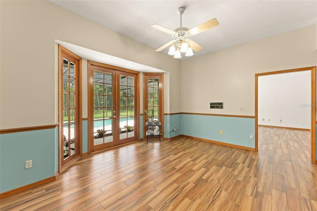 En Venta: $998,000 (5 camas, 3 baños, 3903 Pies cuadrados)