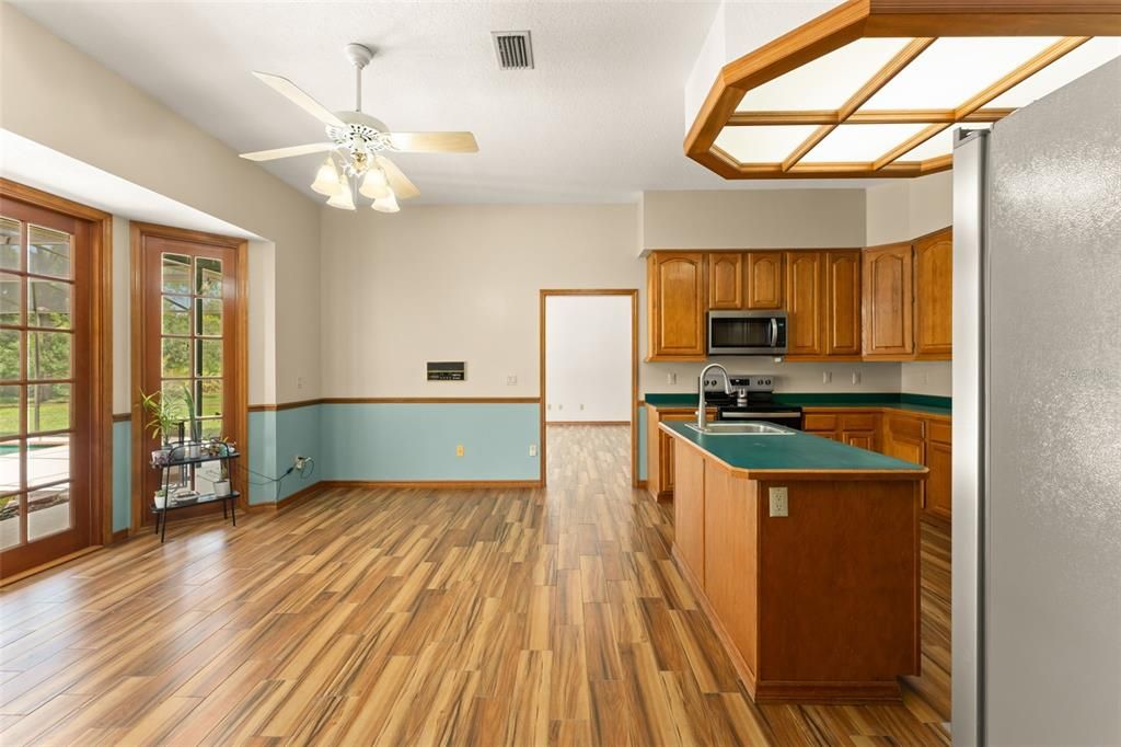 En Venta: $998,000 (5 camas, 3 baños, 3903 Pies cuadrados)