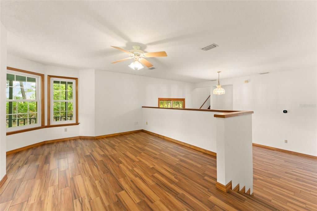 En Venta: $998,000 (5 camas, 3 baños, 3903 Pies cuadrados)