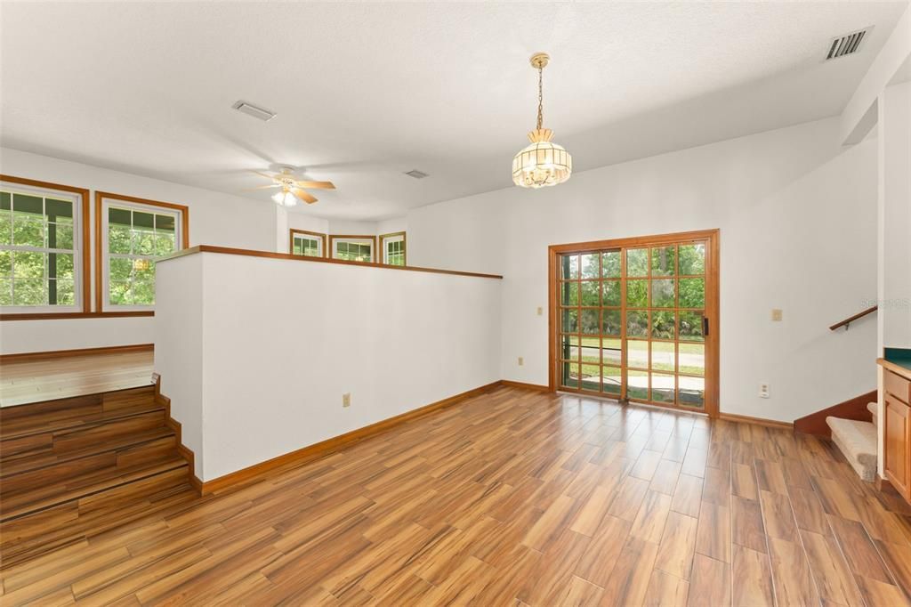 En Venta: $998,000 (5 camas, 3 baños, 3903 Pies cuadrados)