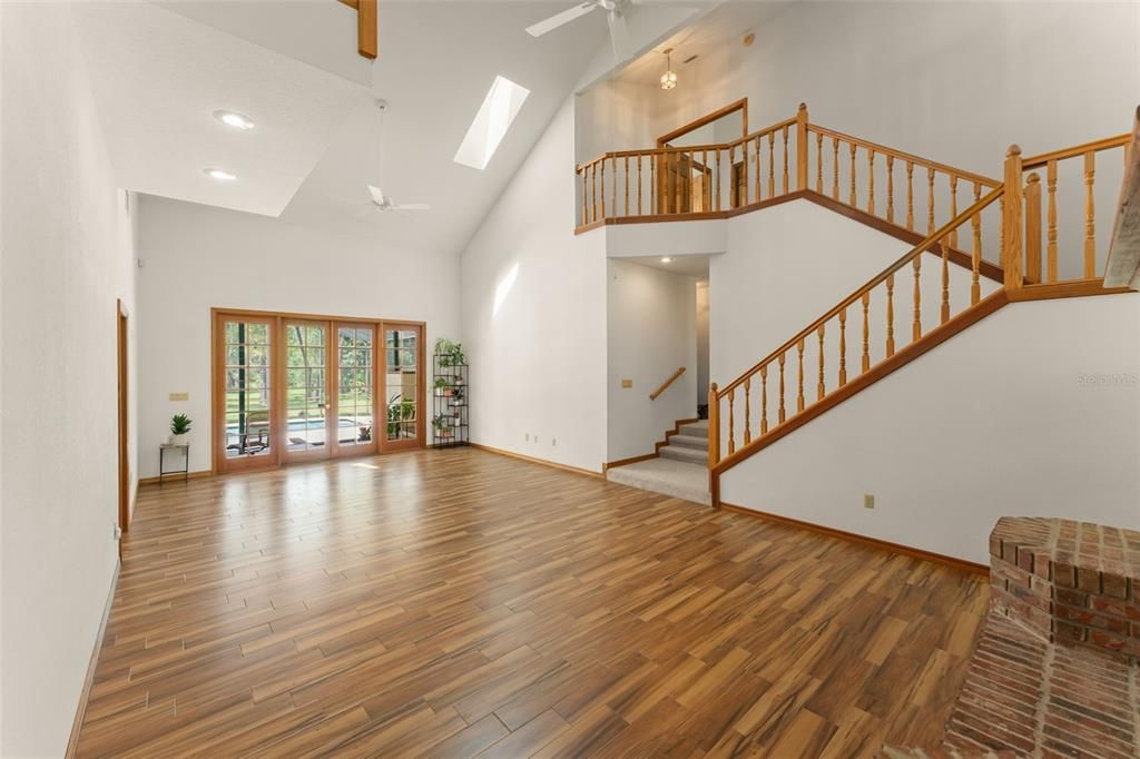 En Venta: $998,000 (5 camas, 3 baños, 3903 Pies cuadrados)