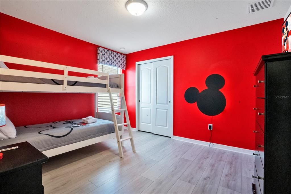 En Venta: $550,000 (6 camas, 4 baños, 3142 Pies cuadrados)