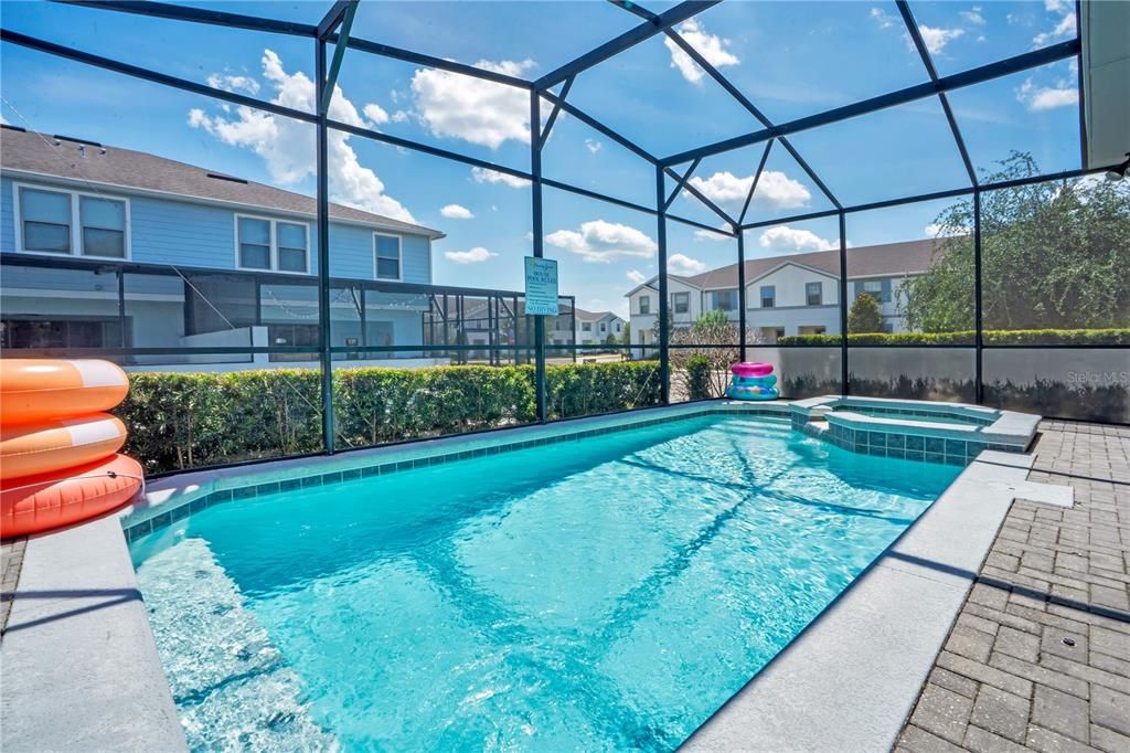 En Venta: $550,000 (6 camas, 4 baños, 3142 Pies cuadrados)