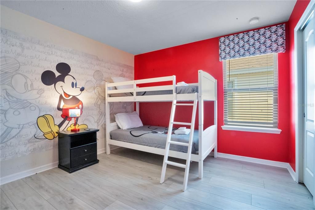 En Venta: $550,000 (6 camas, 4 baños, 3142 Pies cuadrados)