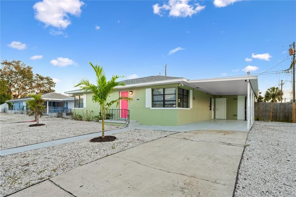 En Venta: $300,000 (2 camas, 1 baños, 1078 Pies cuadrados)