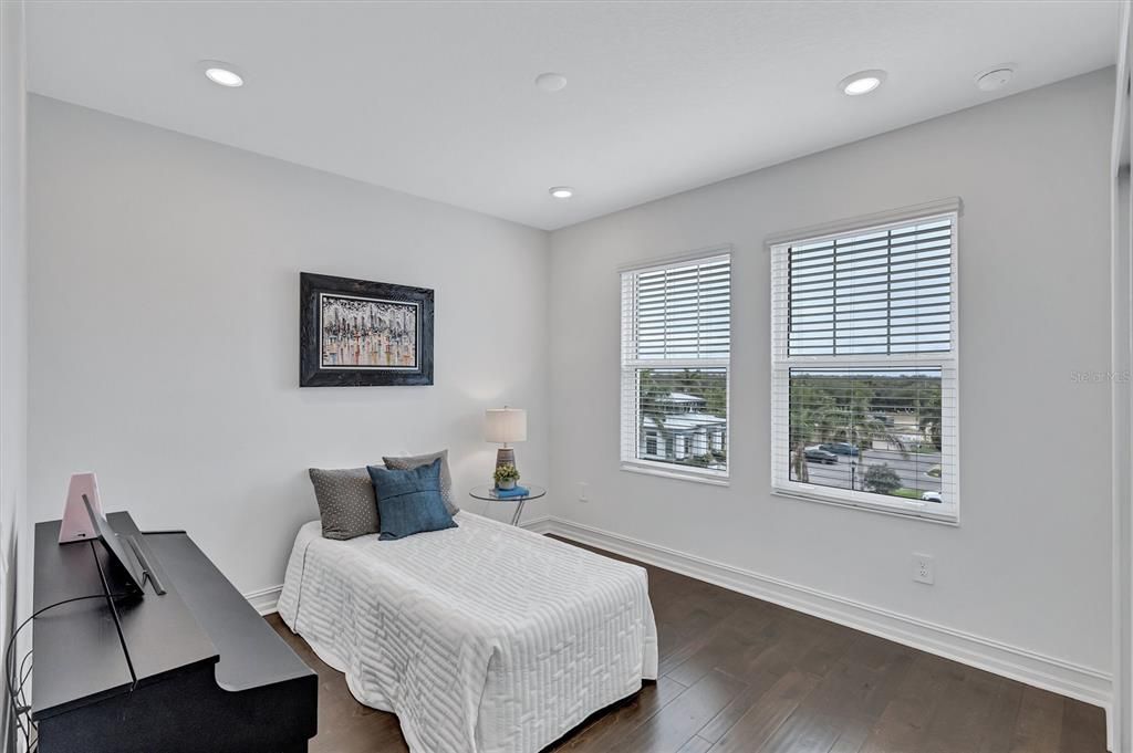 For Sale: $775,000 (4 beds, 3 baths, 2829 Square Feet)