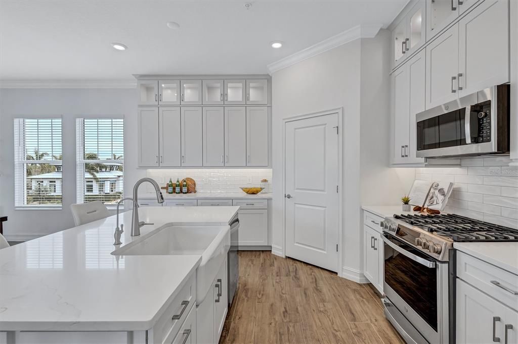 For Sale: $775,000 (4 beds, 3 baths, 2829 Square Feet)