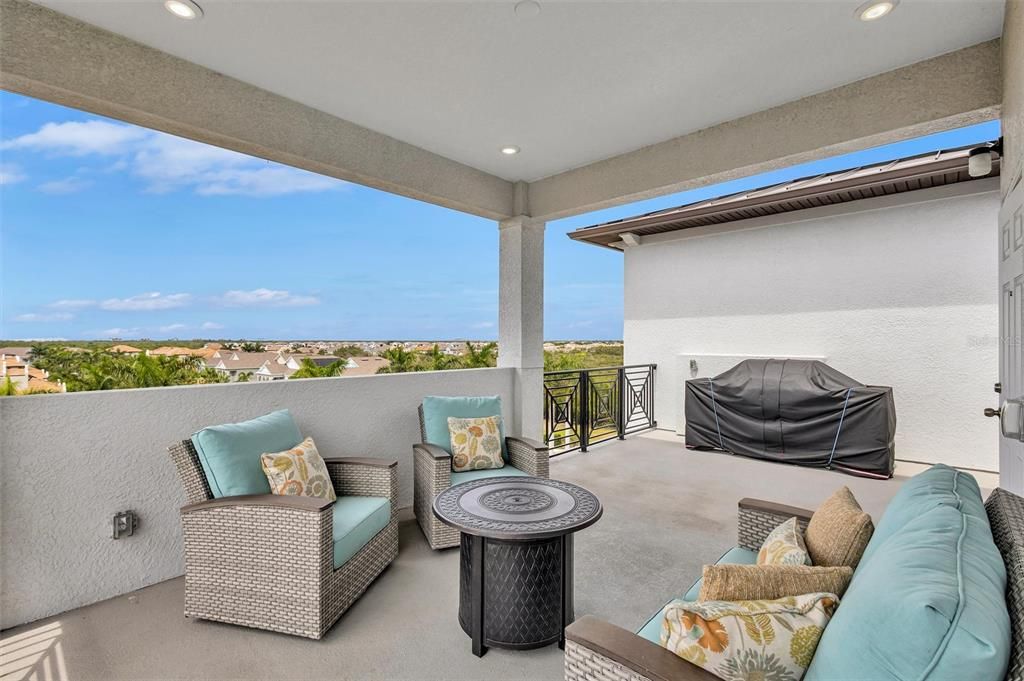 For Sale: $775,000 (4 beds, 3 baths, 2829 Square Feet)