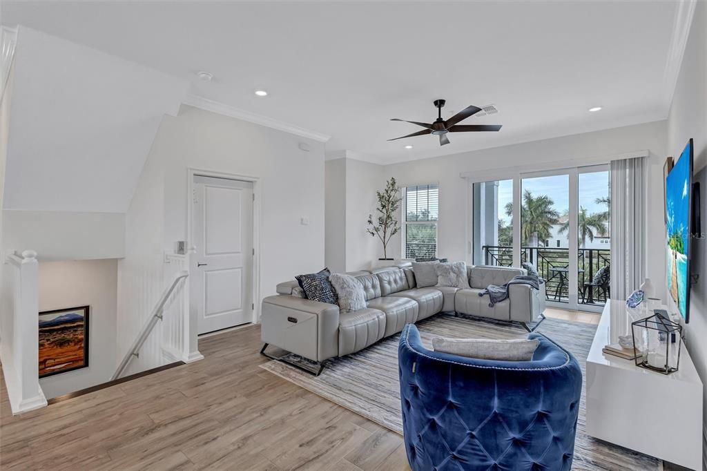 For Sale: $775,000 (4 beds, 3 baths, 2829 Square Feet)