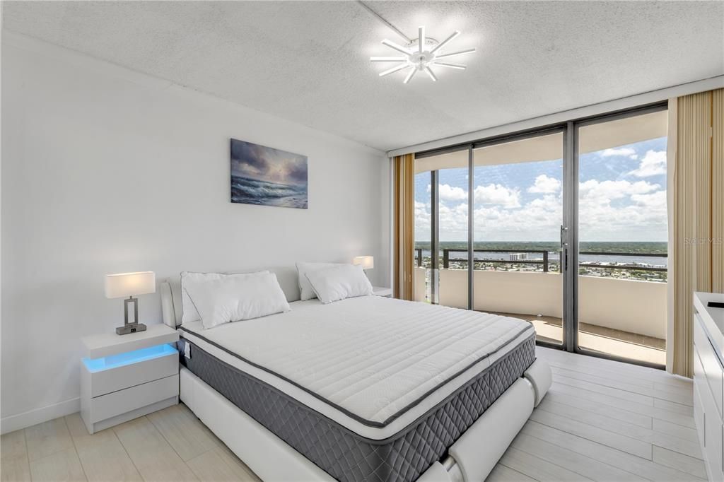 En Venta: $559,000 (2 camas, 2 baños, 1360 Pies cuadrados)
