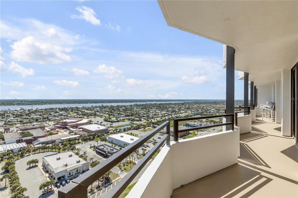 En Venta: $559,000 (2 camas, 2 baños, 1360 Pies cuadrados)
