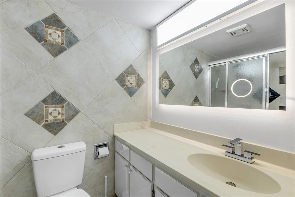 En Venta: $559,000 (2 camas, 2 baños, 1360 Pies cuadrados)