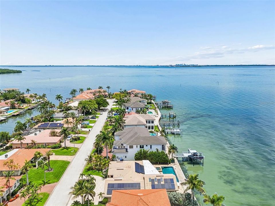 For Sale: $3,250,000 (4 beds, 3 baths, 3109 Square Feet)