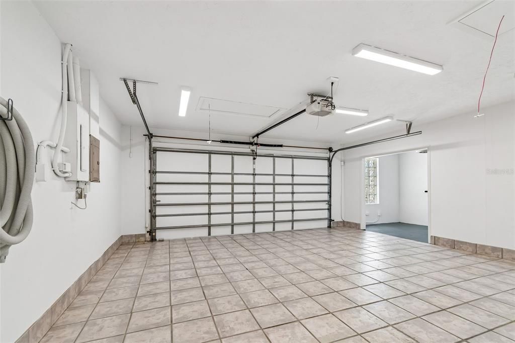 For Sale: $3,250,000 (4 beds, 3 baths, 3109 Square Feet)