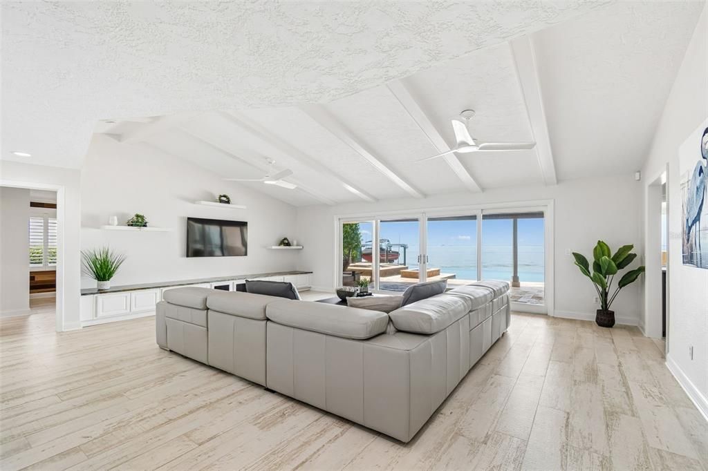 For Sale: $3,250,000 (4 beds, 3 baths, 3109 Square Feet)