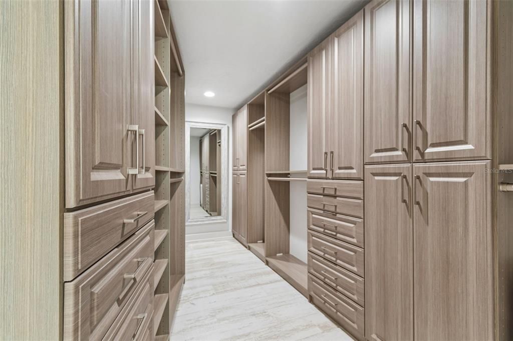 For Sale: $3,250,000 (4 beds, 3 baths, 3109 Square Feet)