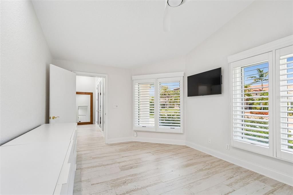 For Sale: $3,250,000 (4 beds, 3 baths, 3109 Square Feet)