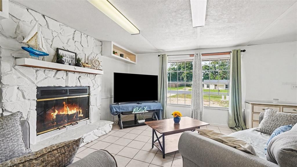 For Sale: $260,000 (3 beds, 1 baths, 1265 Square Feet)