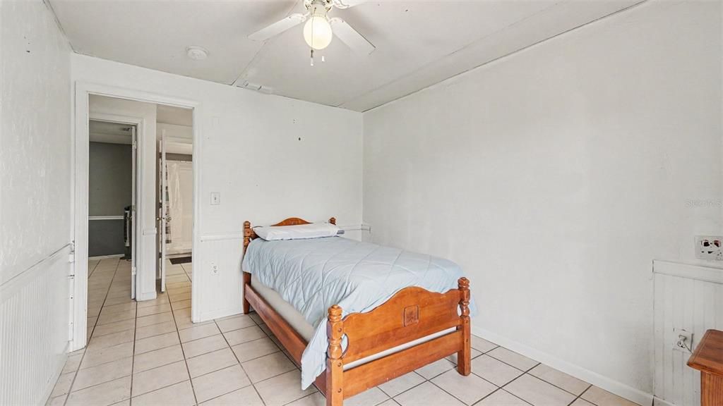 For Sale: $260,000 (3 beds, 1 baths, 1265 Square Feet)