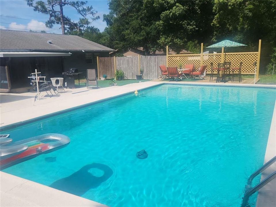 For Sale: $260,000 (3 beds, 1 baths, 1265 Square Feet)