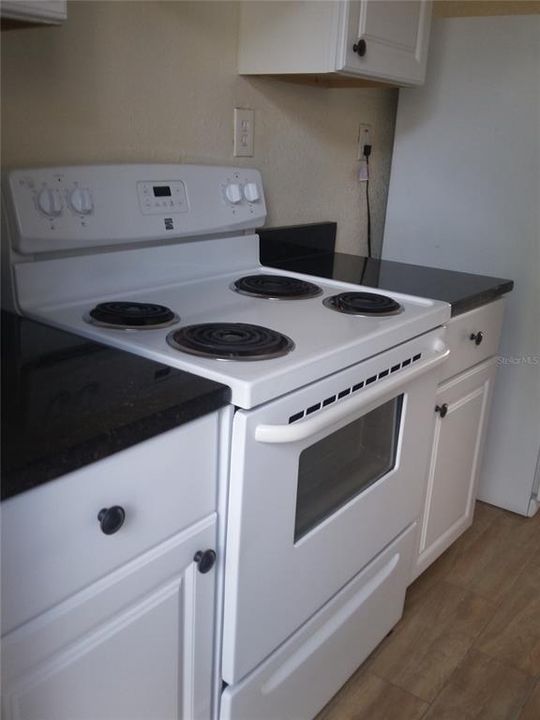 В аренду: $1,200 (2 спален, 1 ванн, 710 Квадратных фут)