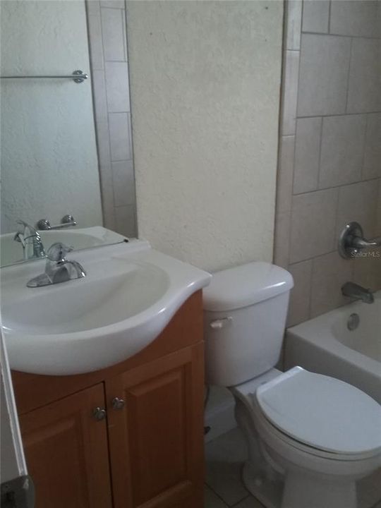 В аренду: $1,200 (2 спален, 1 ванн, 710 Квадратных фут)
