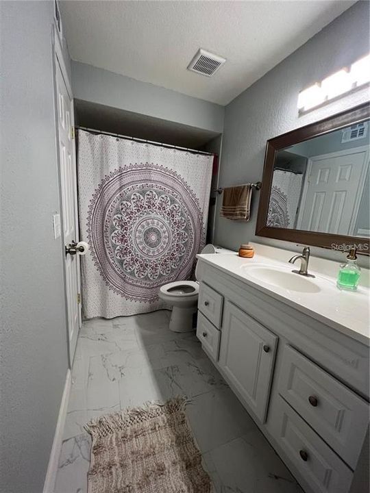 В аренду: $1,650 (2 спален, 1 ванн, 919 Квадратных фут)