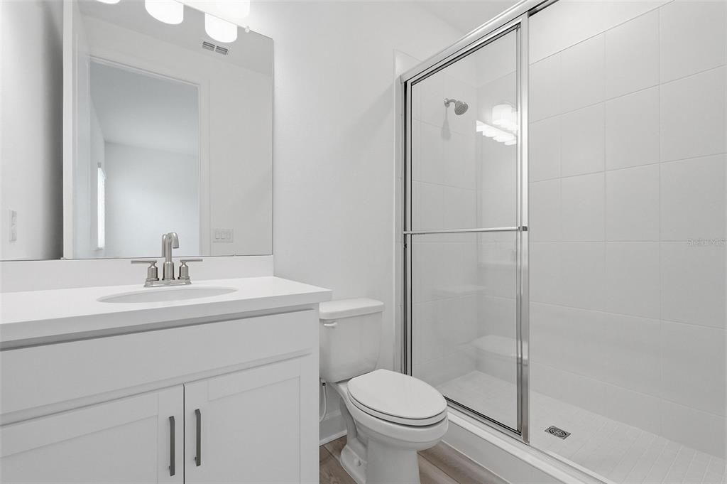На продажу: $699,990 (5 спален, 4 ванн, 3835 Квадратных фут)