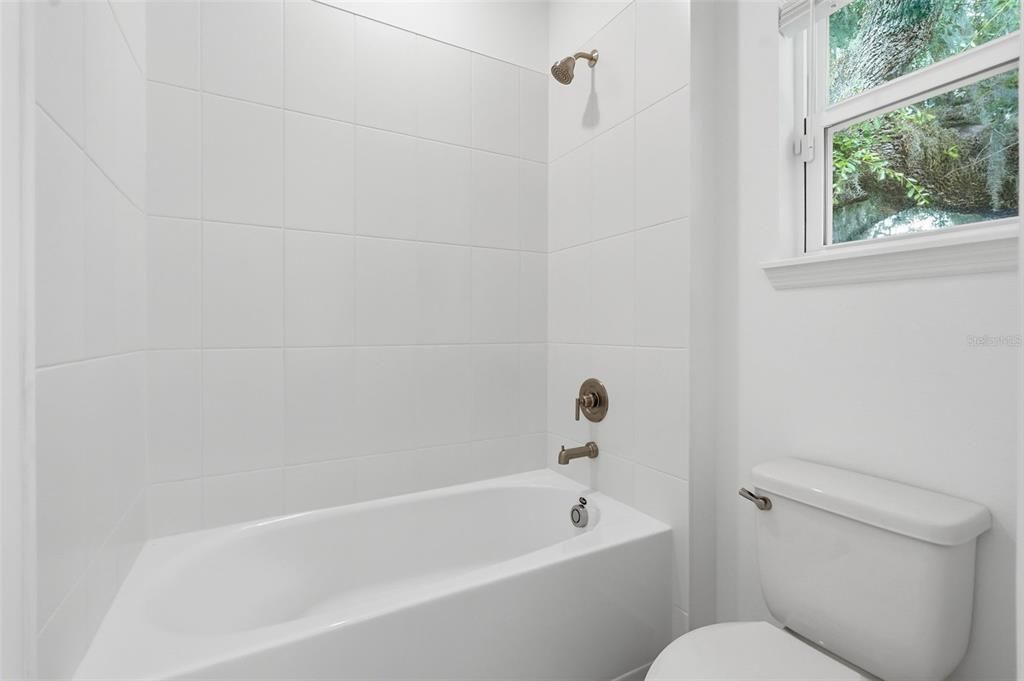 На продажу: $699,990 (5 спален, 4 ванн, 3835 Квадратных фут)