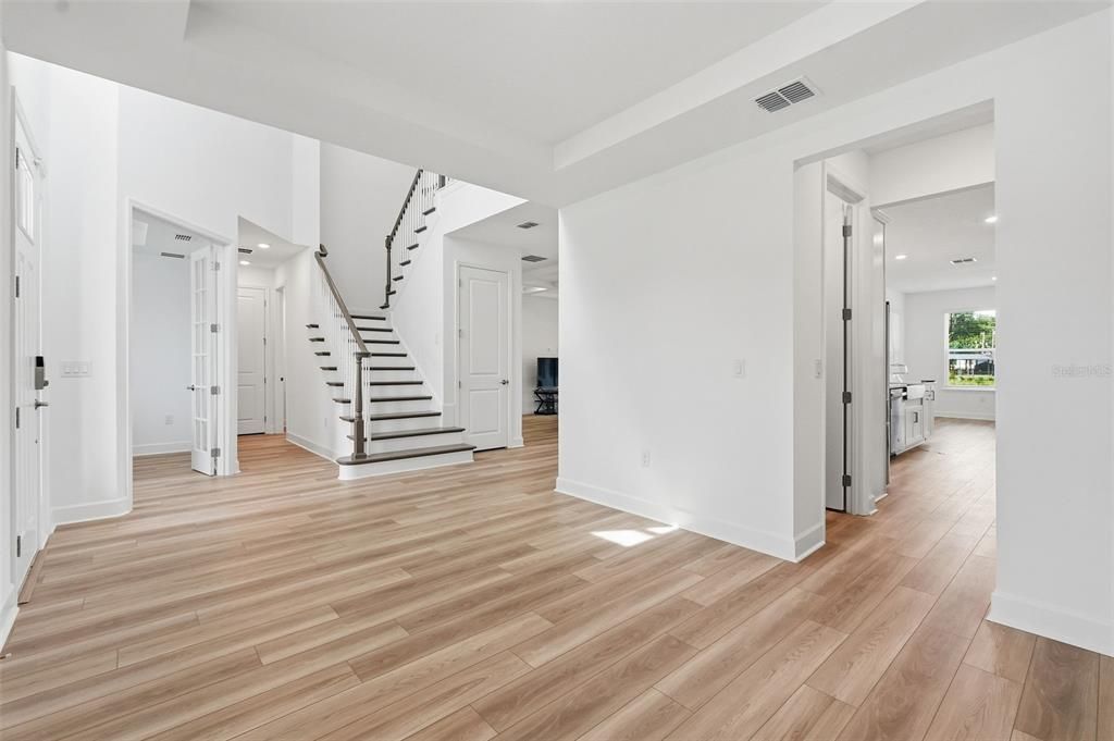 На продажу: $699,990 (5 спален, 4 ванн, 3835 Квадратных фут)