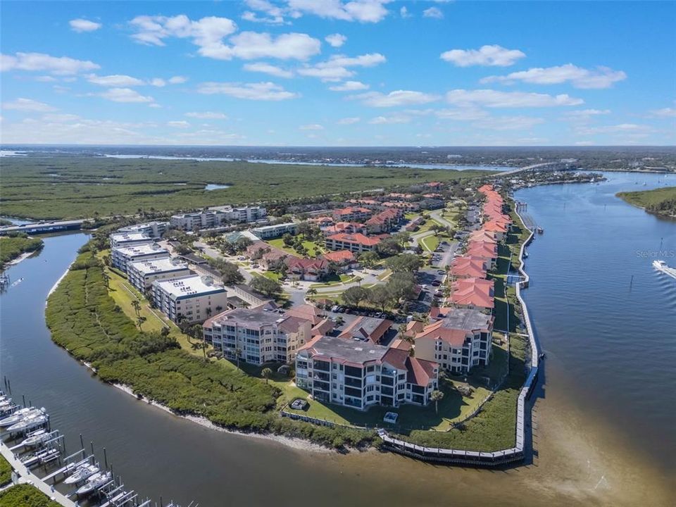 For Sale: $499,000 (3 beds, 3 baths, 1935 Square Feet)