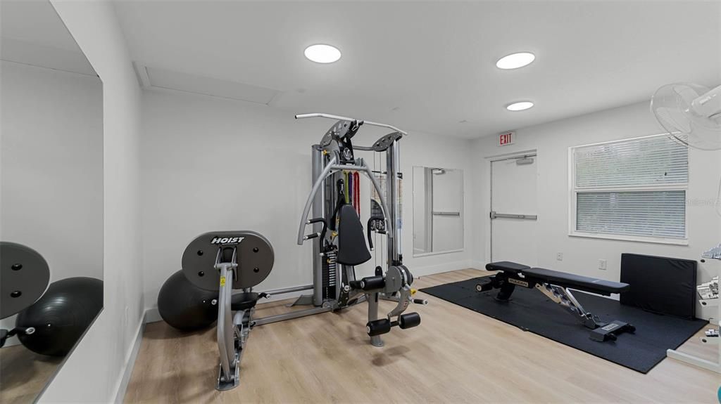For Sale: $499,000 (3 beds, 3 baths, 1935 Square Feet)