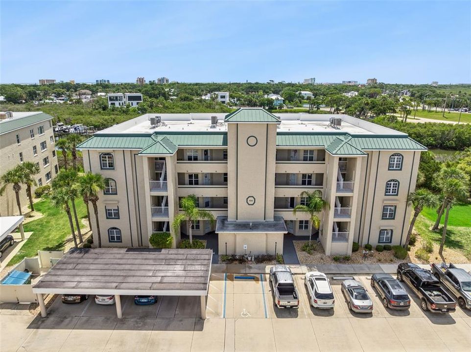 For Sale: $499,000 (3 beds, 3 baths, 1935 Square Feet)