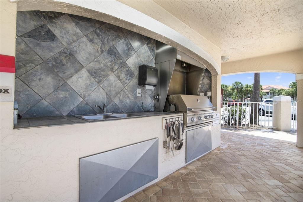 For Sale: $499,000 (3 beds, 3 baths, 1935 Square Feet)