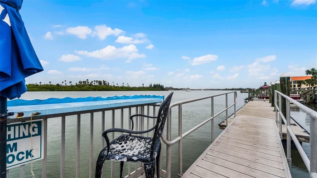 For Sale: $499,000 (3 beds, 3 baths, 1935 Square Feet)