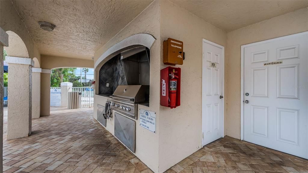 For Sale: $499,000 (3 beds, 3 baths, 1935 Square Feet)