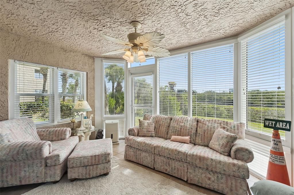 For Sale: $499,000 (3 beds, 3 baths, 1935 Square Feet)